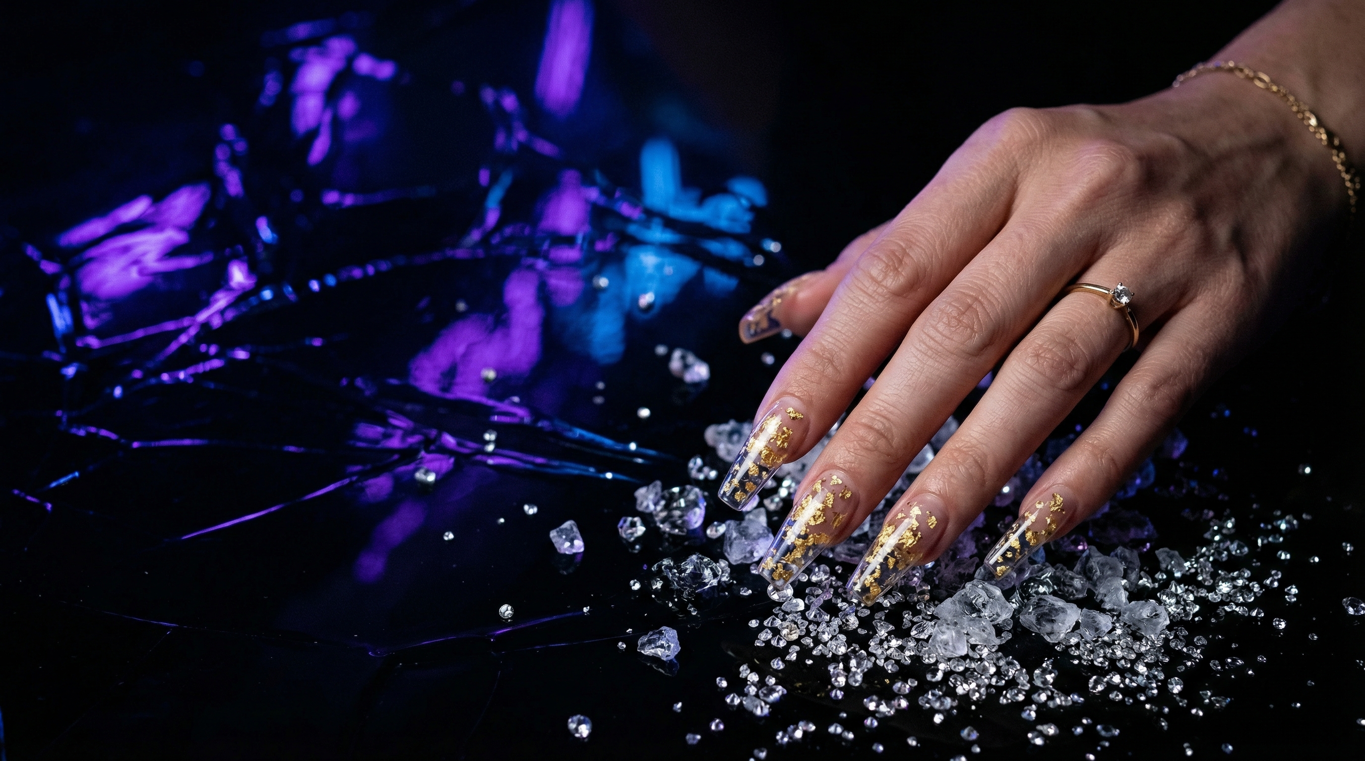 About Zaza Nails by LV